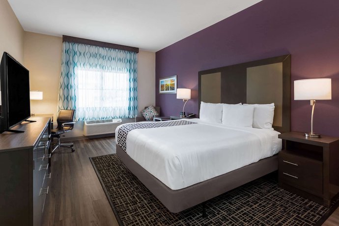 Imagen de la habitación del Hotel La Quinta Inn and Suites by Wyndham Wichita Airport. Foto 16