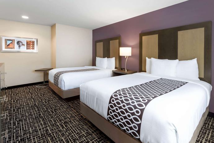 Imagen de la habitación del Hotel La Quinta Inn and Suites by Wyndham Wichita Airport. Foto 18
