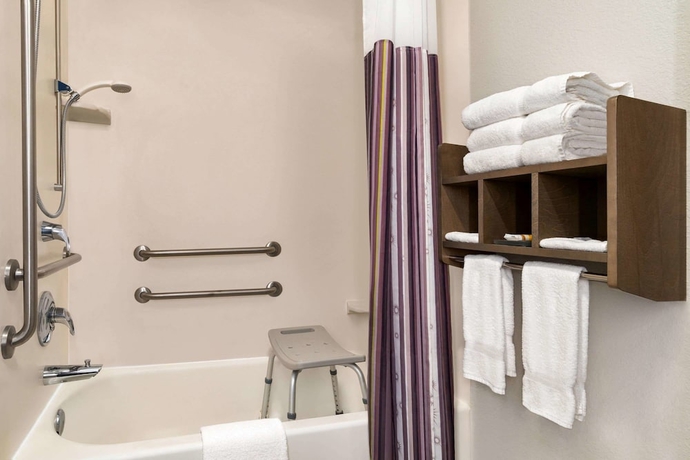 Imagen de la habitación del Hotel La Quinta Inn and Suites by Wyndham at WaTiki Waterpark. Foto 9