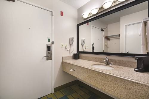 Imagen de la habitación del Hotel La Quinta Inn by Wyndham Auburn Worcester. Foto 3