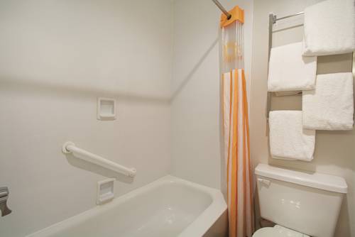 Imagen de la habitación del Hotel La Quinta Inn by Wyndham Auburn Worcester. Foto 5