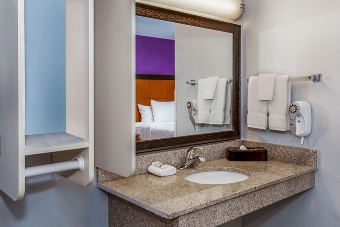 Imagen de la habitación del Hotel La Quinta Inn by Wyndham Birmingham - Inverness. Foto 2