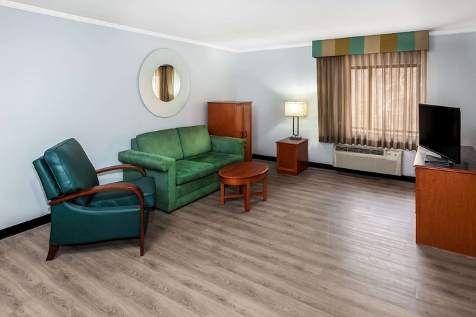 Imagen de la habitación del Hotel La Quinta Inn by Wyndham Birmingham - Inverness. Foto 5