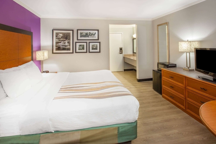 Imagen de la habitación del Hotel La Quinta Inn by Wyndham Birmingham - Inverness. Foto 9
