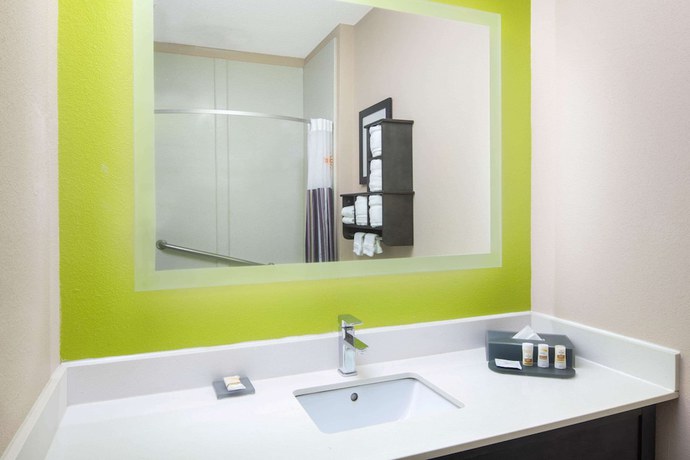 Imagen de la habitación del Hotel La Quinta Inn by Wyndham Calhoun South I-75. Foto 11