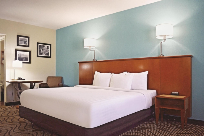 Imagen de la habitación del Hotel La Quinta Inn by Wyndham Cocoa Beach-Port Canaveral. Foto 8