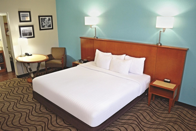 Imagen de la habitación del Hotel La Quinta Inn by Wyndham Cocoa Beach-Port Canaveral. Foto 9