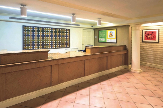 Imagen de los interiores del Hotel La Quinta Inn by Wyndham Colorado Springs Garden of the Gods. Foto 12