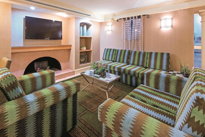 Imagen de los interiores del Hotel La Quinta Inn by Wyndham Colorado Springs Garden of the Gods. Foto 13