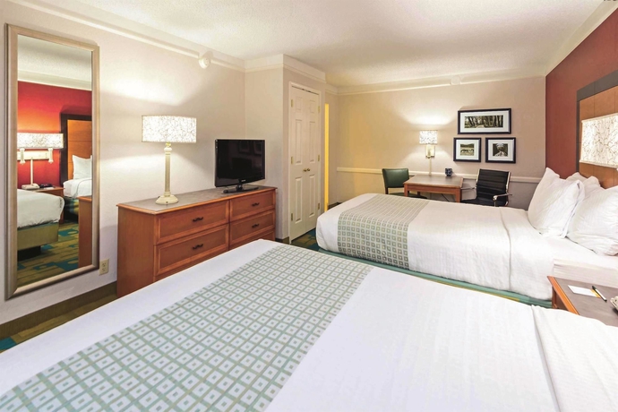 Imagen de la habitación del Hotel La Quinta Inn by Wyndham Colorado Springs Garden of the Gods. Foto 7
