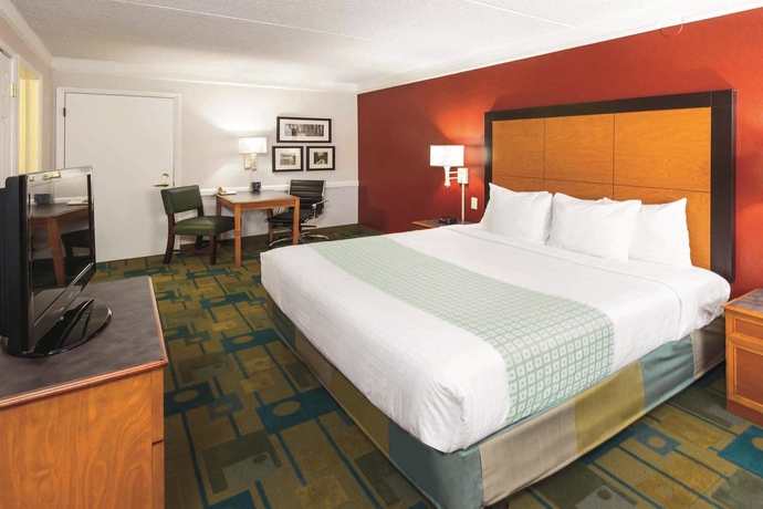 Imagen de la habitación del Hotel La Quinta Inn by Wyndham Colorado Springs Garden of the Gods. Foto 9