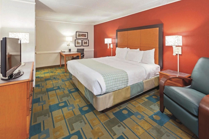 Imagen de la habitación del Hotel La Quinta Inn by Wyndham Colorado Springs Garden of the Gods. Foto 10