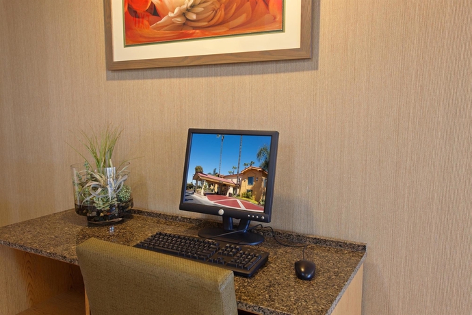 Imagen de los interiores del Hotel La Quinta Inn by Wyndham Costa Mesa / Newport Beach. Foto 14