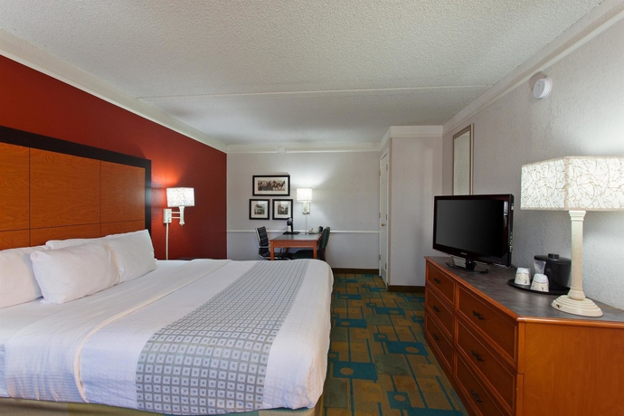 Imagen de la habitación del Hotel La Quinta Inn by Wyndham Costa Mesa / Newport Beach. Foto 11