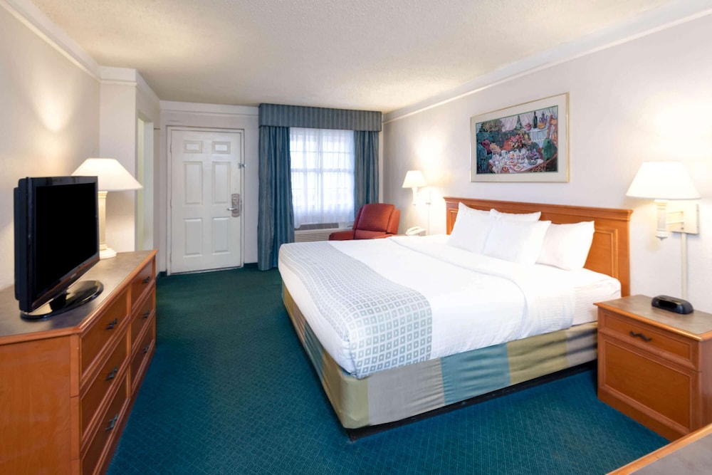 Imagen de la habitación del Hotel La Quinta Inn by Wyndham Farmington. Foto 2