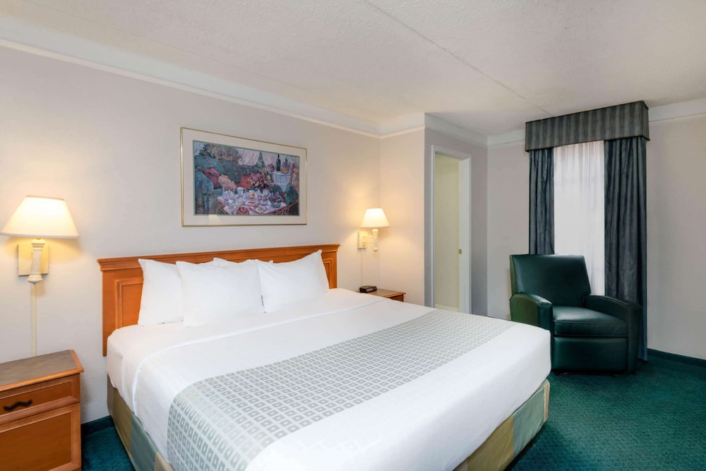 Imagen de la habitación del Hotel La Quinta Inn by Wyndham Farmington. Foto 5