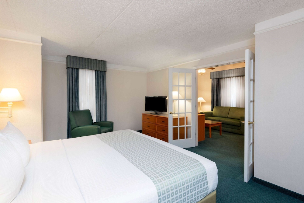 Imagen de la habitación del Hotel La Quinta Inn by Wyndham Farmington. Foto 6