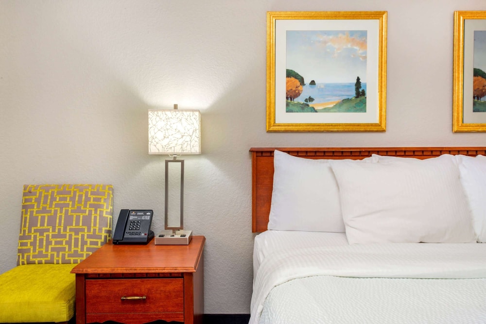 Imagen de la habitación del Hotel La Quinta Inn by Wyndham Ft. Lauderdale Tamarac East. Foto 5