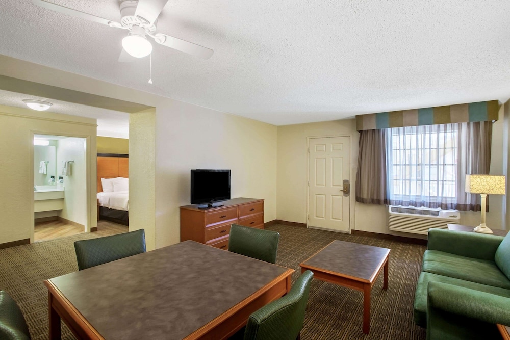Imagen de la habitación del Hotel La Quinta Inn by Wyndham Killeen - Fort Hood. Foto 6