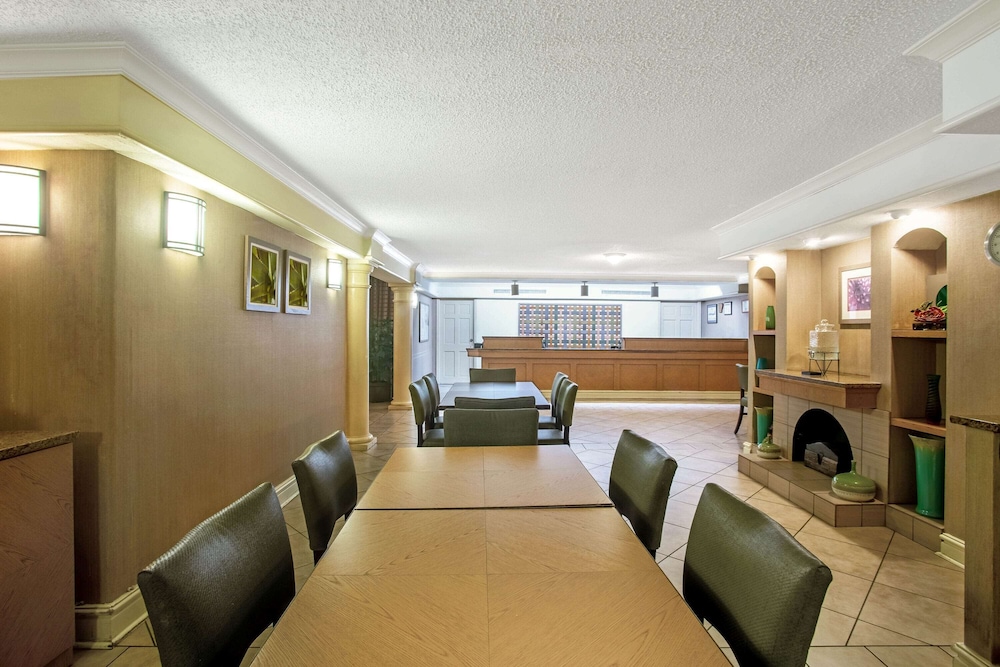 Imagen de los interiores del Hotel La Quinta Inn by Wyndham Killeen - Fort Hood. Foto 19