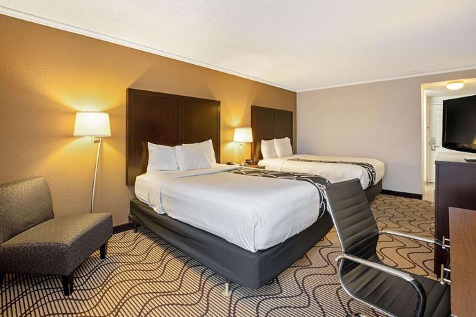 Imagen de la habitación del Hotel La Quinta Inn by Wyndham Lynnwood. Foto 5