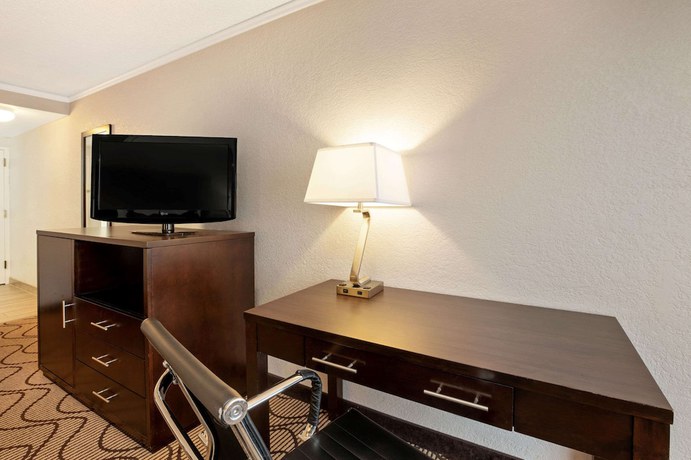 Imagen de la habitación del Hotel La Quinta Inn by Wyndham Lynnwood. Foto 7