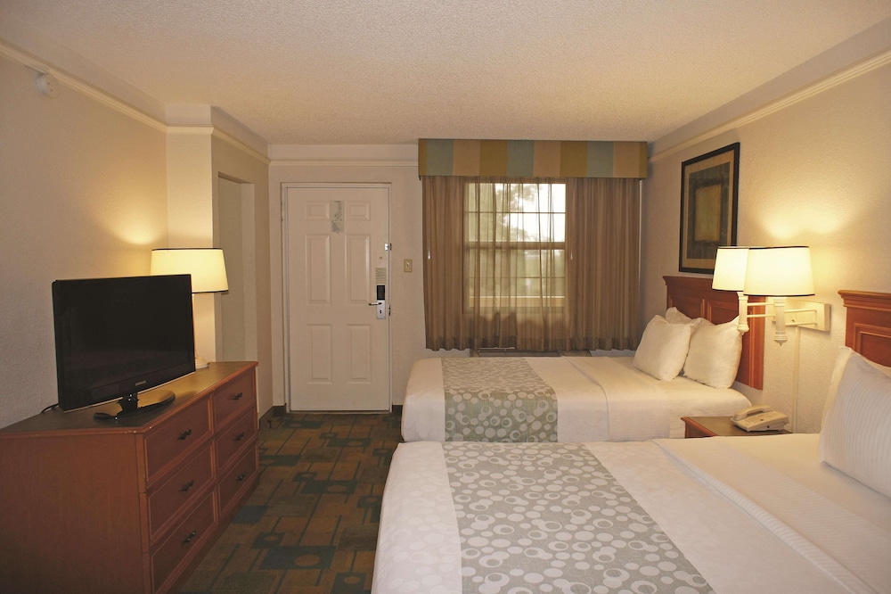 Imagen de la habitación del Hotel La Quinta Inn by Wyndham Pensacola. Foto 8