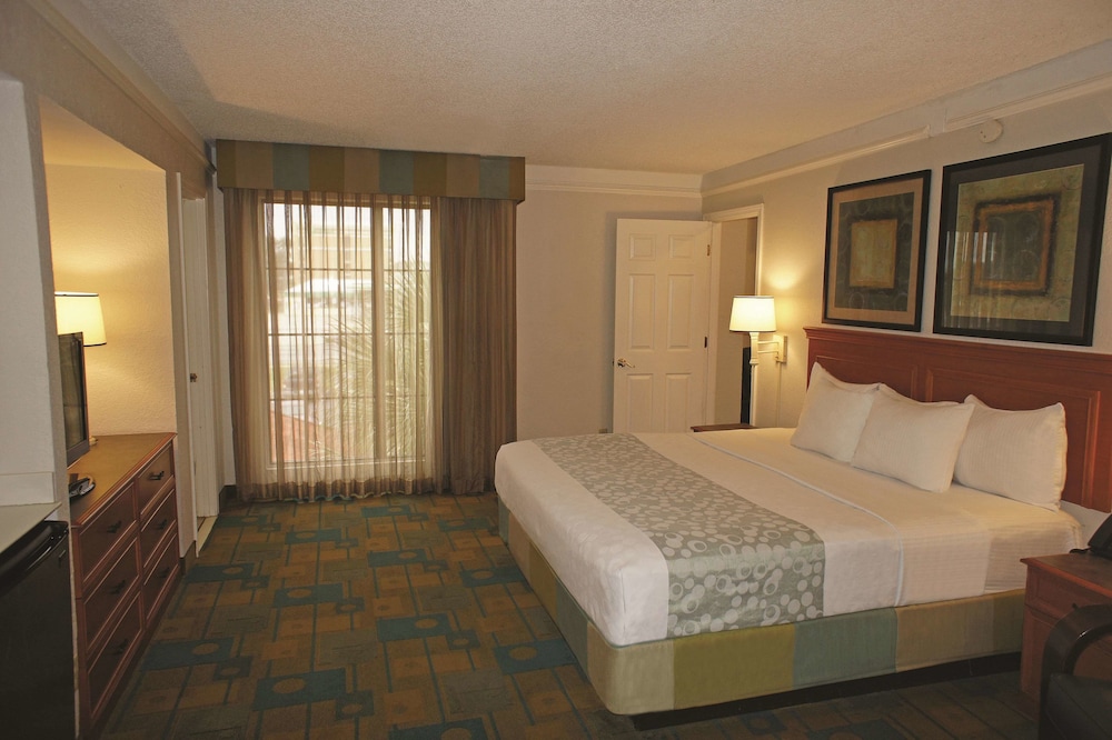 Imagen de la habitación del Hotel La Quinta Inn by Wyndham Pensacola. Foto 16