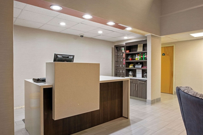 Imagen de los interiores del Hotel La Quinta Inn by Wyndham Radford. Foto 18