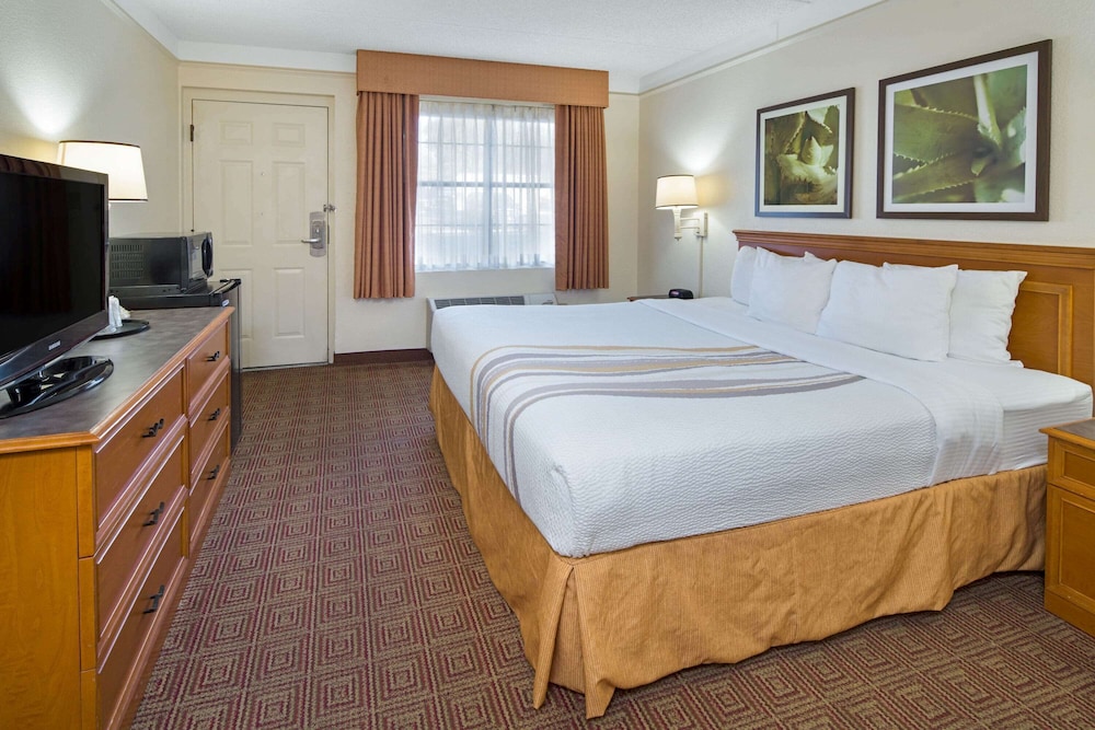 Imagen de la habitación del Hotel La Quinta Inn by Wyndham San Diego - Miramar. Foto 2