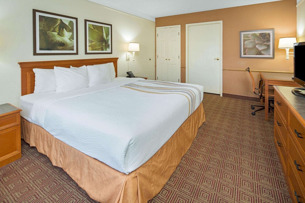 Imagen de la habitación del Hotel La Quinta Inn by Wyndham San Diego - Miramar. Foto 10