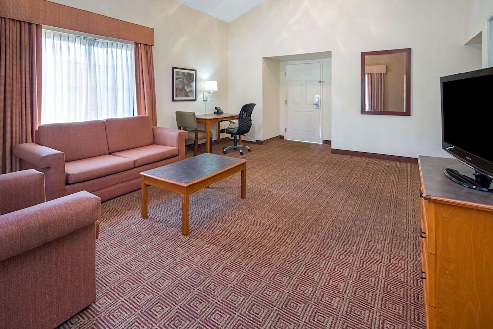 Imagen de la habitación del Hotel La Quinta Inn by Wyndham San Diego - Miramar. Foto 16