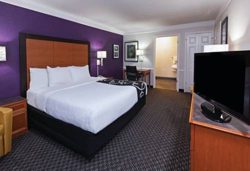 Imagen de la habitación del Hotel La Quinta Inn by Wyndham San Marcos. Foto 3