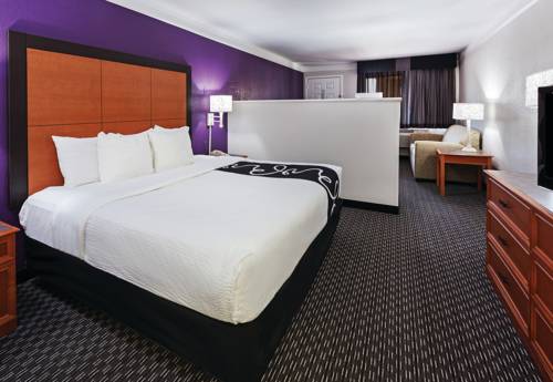 Imagen de la habitación del Hotel La Quinta Inn by Wyndham San Marcos. Foto 6