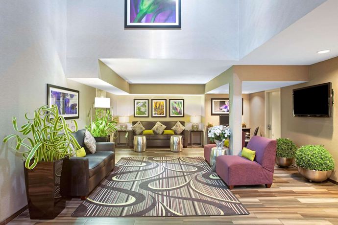 Imagen de los interiores del Hotel La Quinta Inn by Wyndham San Marcos. Foto 11