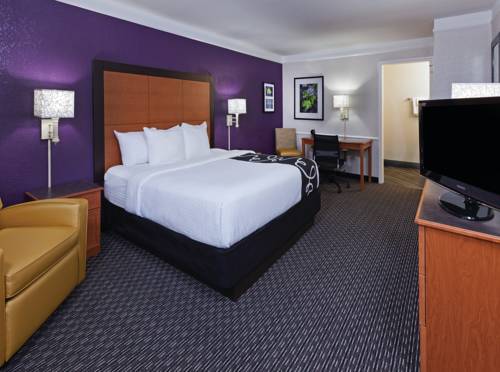 Imagen de la habitación del Hotel La Quinta Inn by Wyndham San Marcos. Foto 8