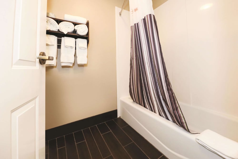 Imagen de la habitación del Hotel La Quinta Inn by Wyndham Sandusky near Cedar Point. Foto 1