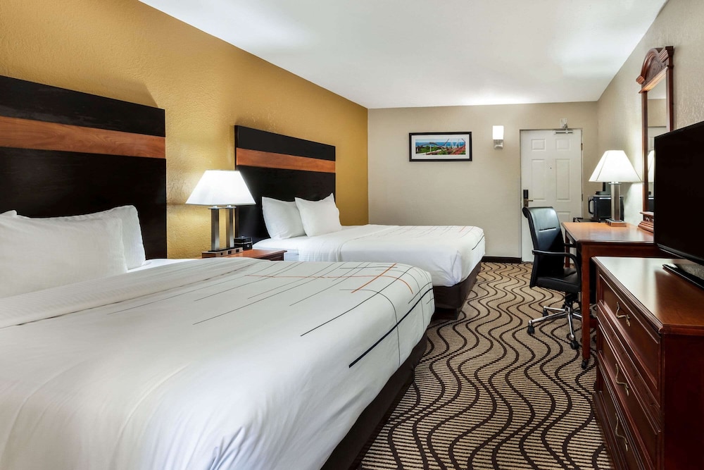 Imagen de la habitación del Hotel La Quinta Inn by Wyndham Sandusky near Cedar Point. Foto 4