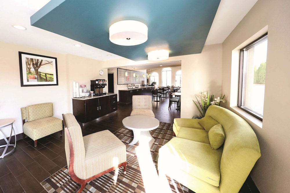 Imagen de los interiores del Hotel La Quinta Inn by Wyndham Sandusky near Cedar Point. Foto 19