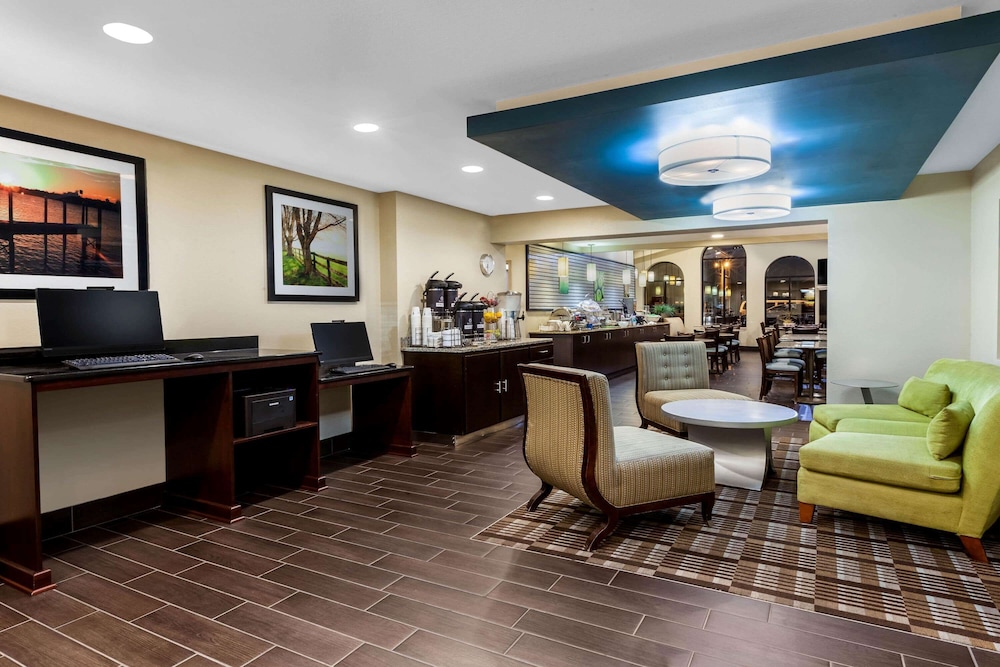 Imagen de los interiores del Hotel La Quinta Inn by Wyndham Sandusky near Cedar Point. Foto 20