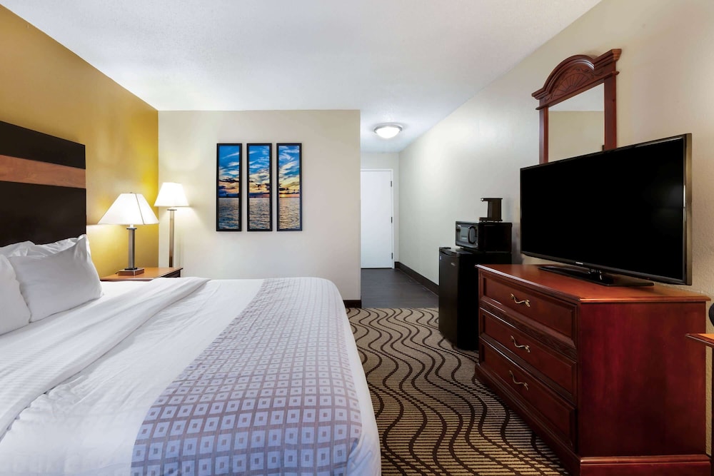 Imagen de la habitación del Hotel La Quinta Inn by Wyndham Sandusky near Cedar Point. Foto 15