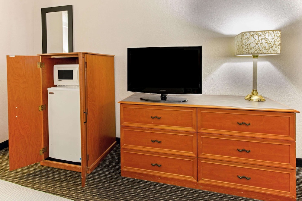 Imagen de la habitación del Hotel La Quinta Inn by Wyndham Santa Fe. Foto 7