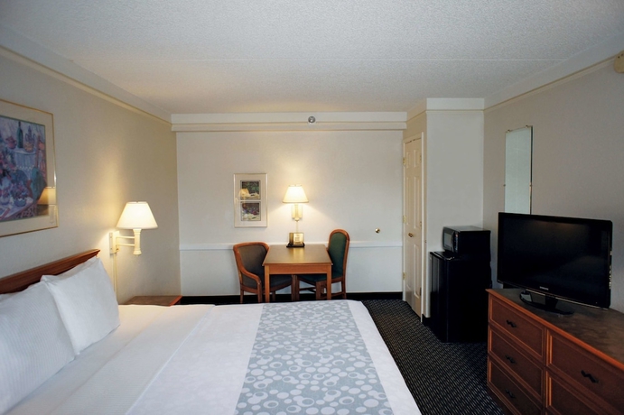 Imagen de la habitación del Hotel La Quinta Inn by Wyndham Tampa Bay Pinellas Park Clearwater. Foto 4