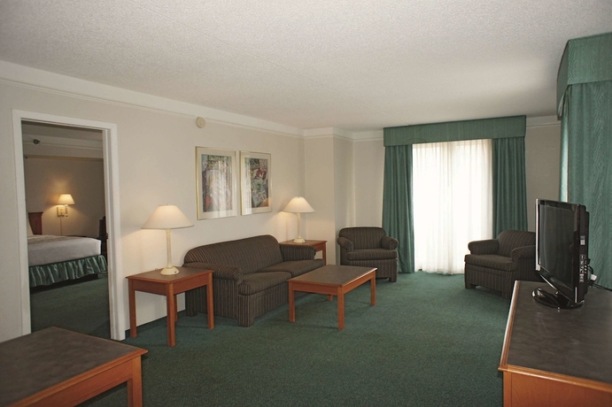 Imagen de la habitación del Hotel La Quinta Inn by Wyndham Tampa Bay Pinellas Park Clearwater. Foto 8