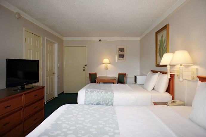 Imagen de la habitación del Hotel La Quinta Inn by Wyndham Tampa Bay Pinellas Park Clearwater. Foto 12