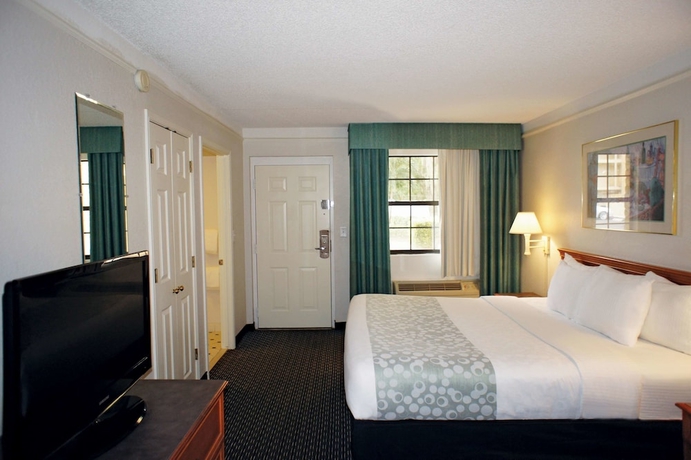 Imagen de la habitación del Hotel La Quinta Inn by Wyndham Tampa Bay Pinellas Park Clearwater. Foto 13