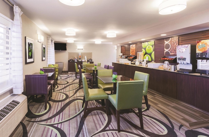 Imagen del bar/restaurante del Hotel La Quinta Inn by Wyndham Tucson East. Foto 4