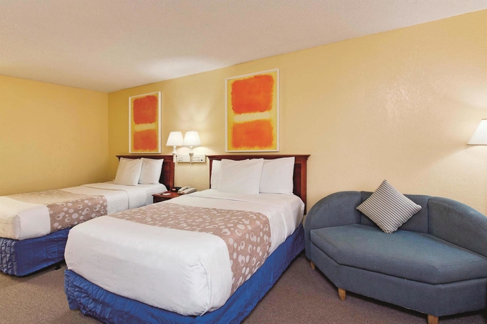 Imagen de la habitación del Hotel La Quinta Inn by Wyndham West Palm Beach - Florida Turnpike. Foto 11