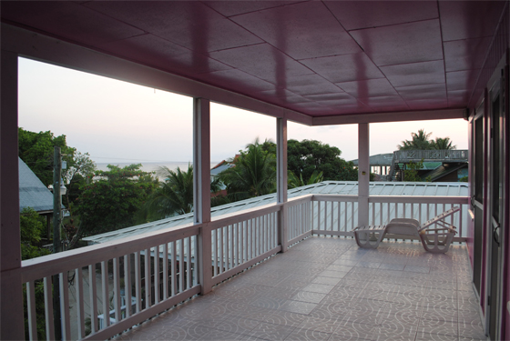 Imagen de los exteriores del Hotel La Quinta Roatan. Foto 5