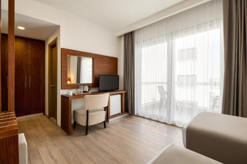 Imagen de la habitación del Hotel La Quinta by Wyndham Cesme. Foto 16